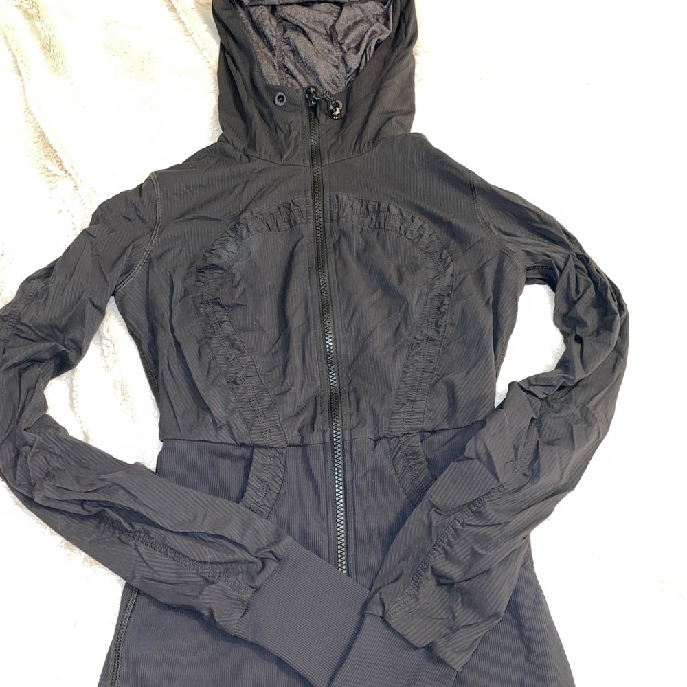 LULULEMON ZIP UP